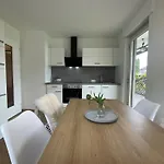 Crown Living Design Maeder - Ideal Fuer Feriengaeste Und Geschaeftsreisende, Gratis Parkplatz, Fahrrad- Und Skiraum, Kueche, Self Check-in * Mader