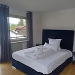 Crown Living Design Maeder - Ideal Fuer Feriengaeste Und Geschaeftsreisende, Gratis Parkplatz, Fahrrad- Und Skiraum, Kueche, Self Check-in Apartment