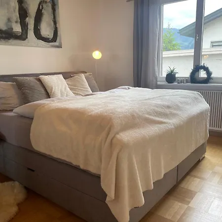 Crown Living Design - 2 Schlafzimmer - Kueche - Gratis Parkplatz - Abstellraum Fuer Fahrraeder/ski Mader