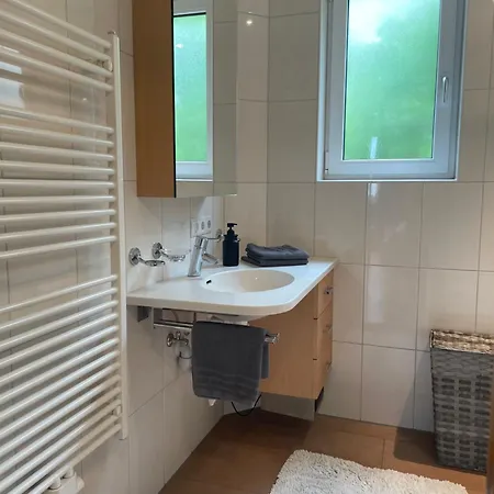 Crown Living Design Maeder - Ideal Fuer Feriengaeste Und Geschaeftsreisende, Gratis Parkplatz, Fahrrad- Und Skiraum, Kueche, Self Check-in Mader