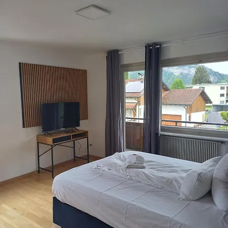 Crown Living Design Maeder - Ideal Fuer Feriengaeste Und Geschaeftsreisende, Gratis Parkplatz, Fahrrad- Und Skiraum, Kueche, Self Check-in Apartment *
